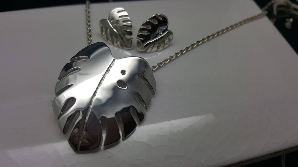 Cheese plant earrings, Mum gift, Mom Gift, Valentines Day, Monstera deliciosa, handmade, designer, nature, leaf earrings, houseplant gift