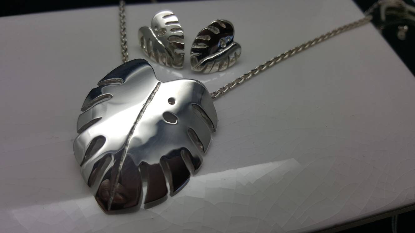 Cheese plant earrings, Mum gift, Mom Gift, Valentines Day, Monstera deliciosa, handmade, designer, nature, leaf earrings, houseplant gift