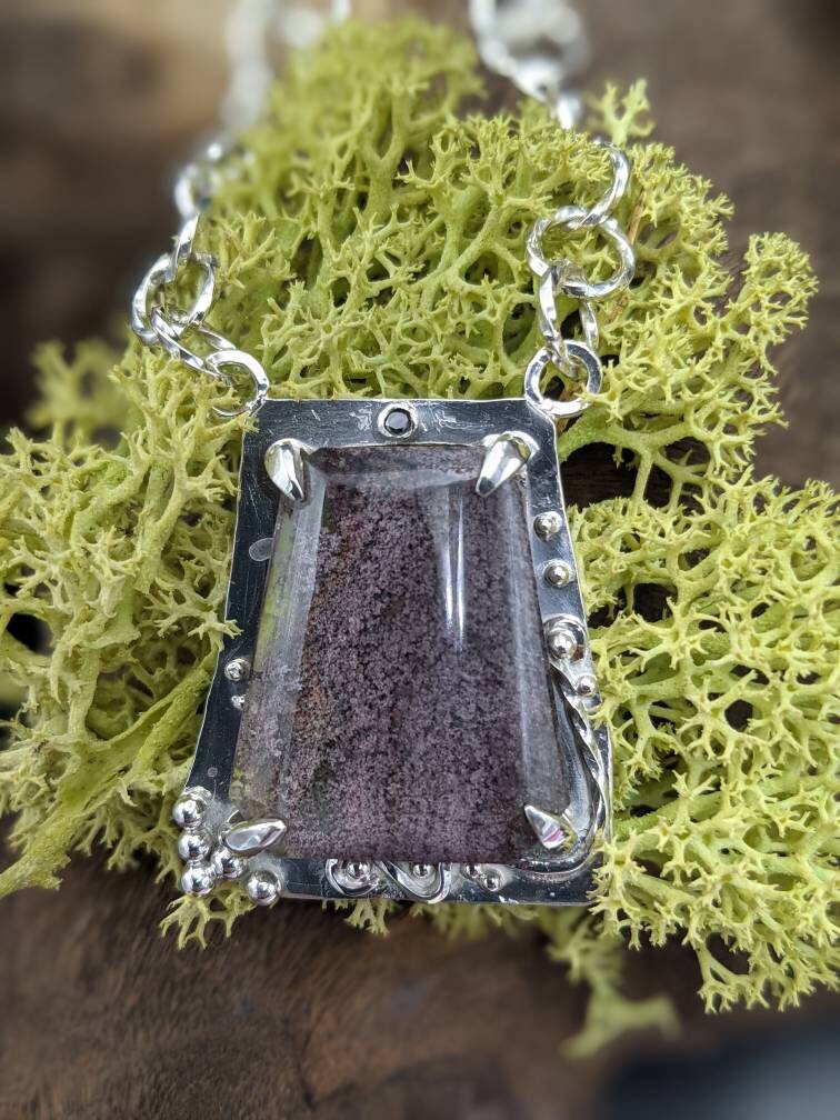 Moss agate choker, unusual cottagecore necklace, black diamond, granulation, handmade chain, red moss agate, Fae inspired necklace, twisted